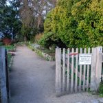 Herzlich willkommen im Foerster Garten, Eingang von der Staudengärtnerei