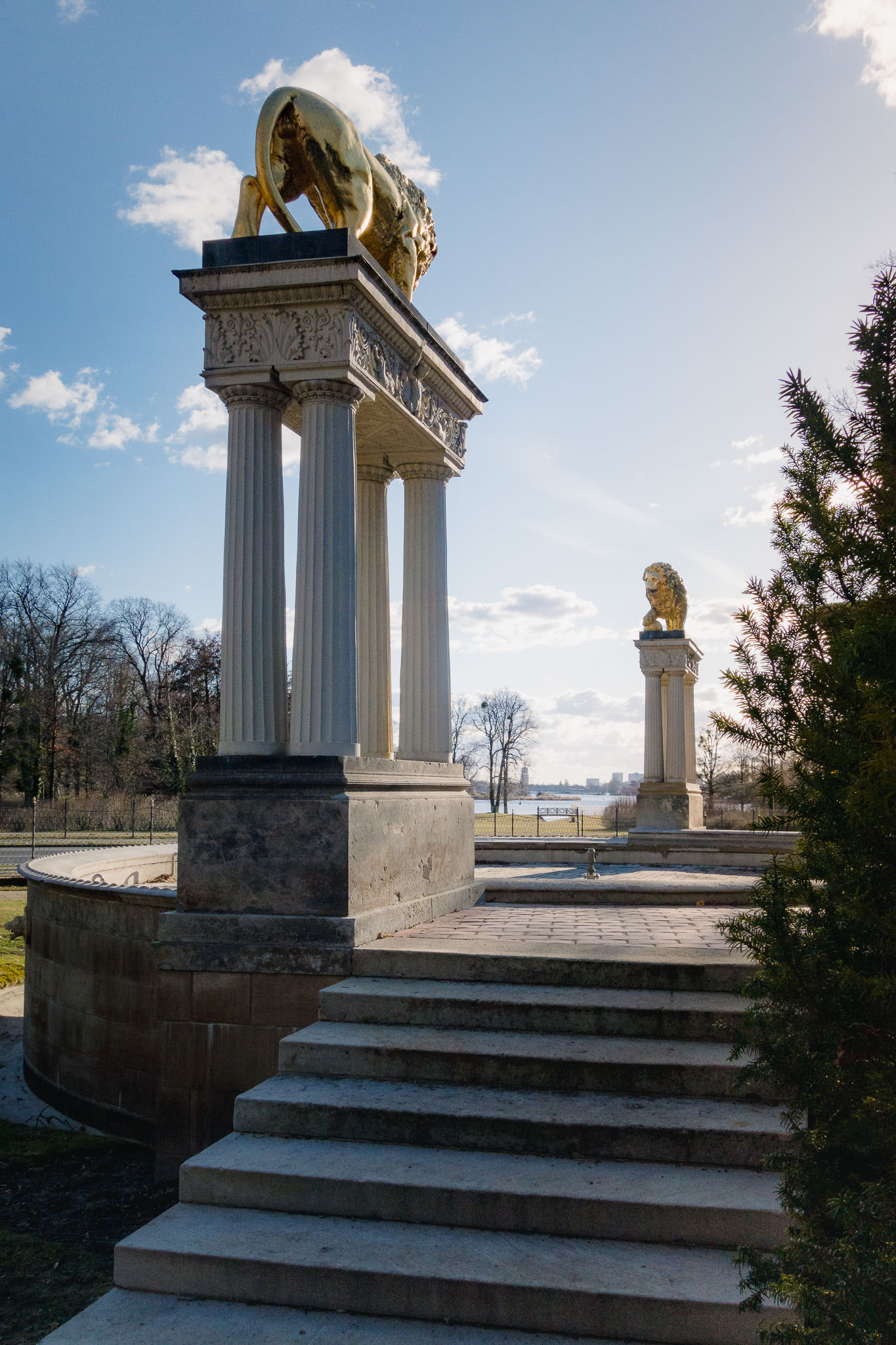 Löwenfontäne mit Blick nach Potsdam