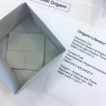 Der Boden der Origami-Schachtel ist fertig