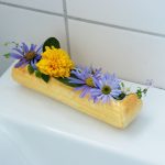 Sommer im Bad mit Aster und gefüllter Staudensonnenblume
