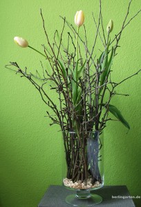 Tulpen mit Astschnitt